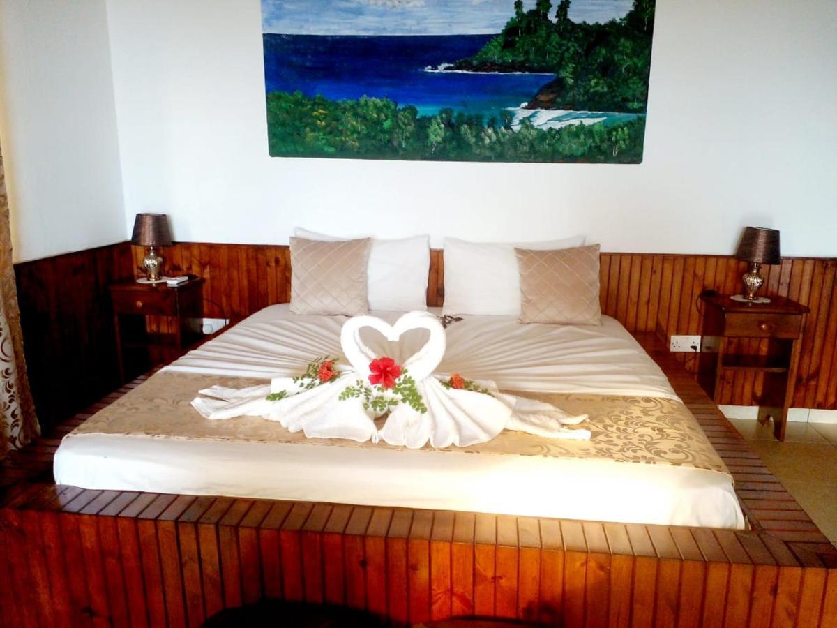 Les Elles Guesthouse Self Catering Baie Lazare  外观 照片