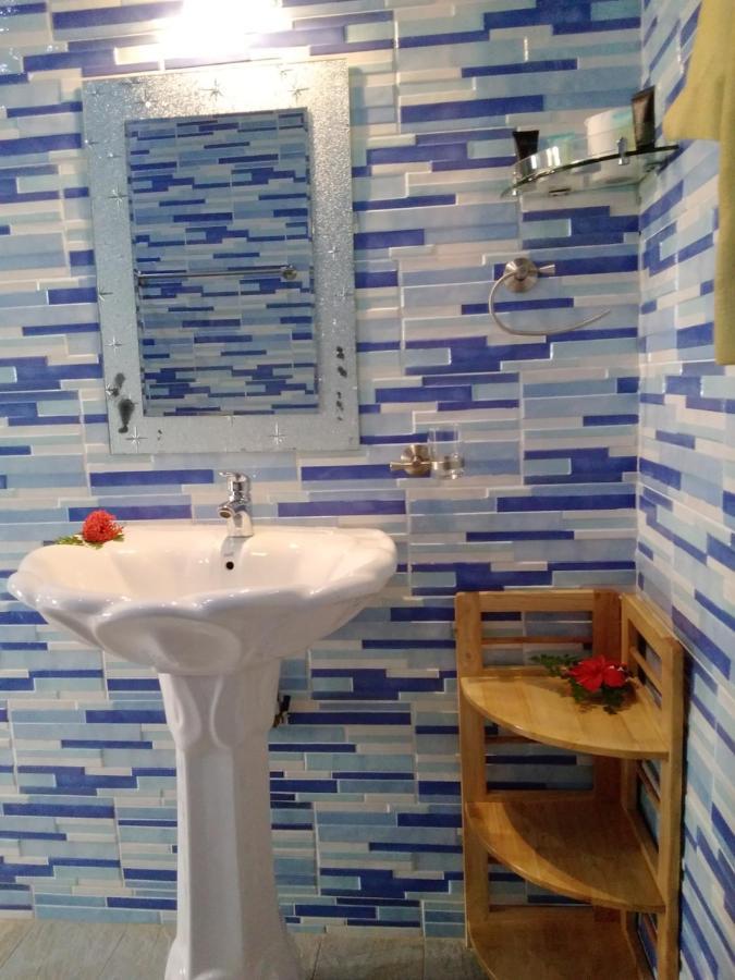 Les Elles Guesthouse Self Catering Baie Lazare  外观 照片