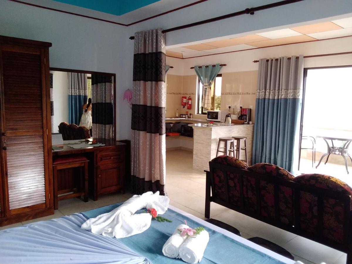 Les Elles Guesthouse Self Catering Baie Lazare  外观 照片