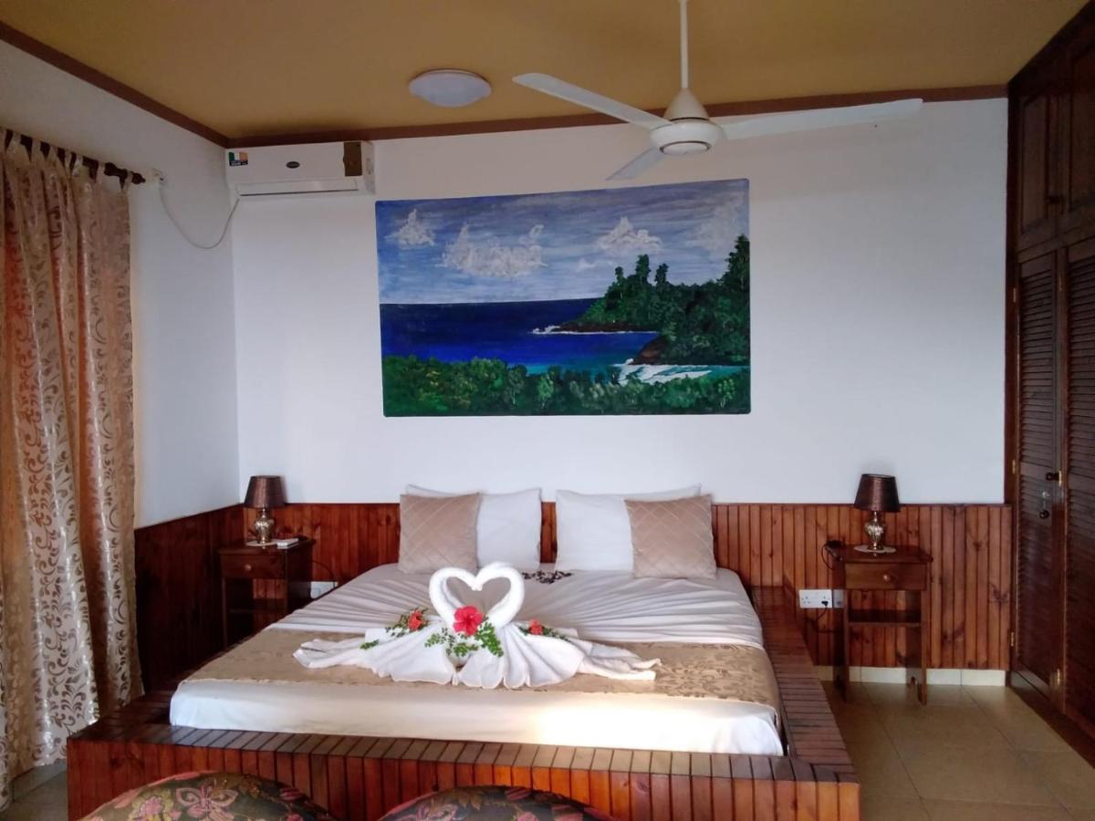 Les Elles Guesthouse Self Catering Baie Lazare  外观 照片