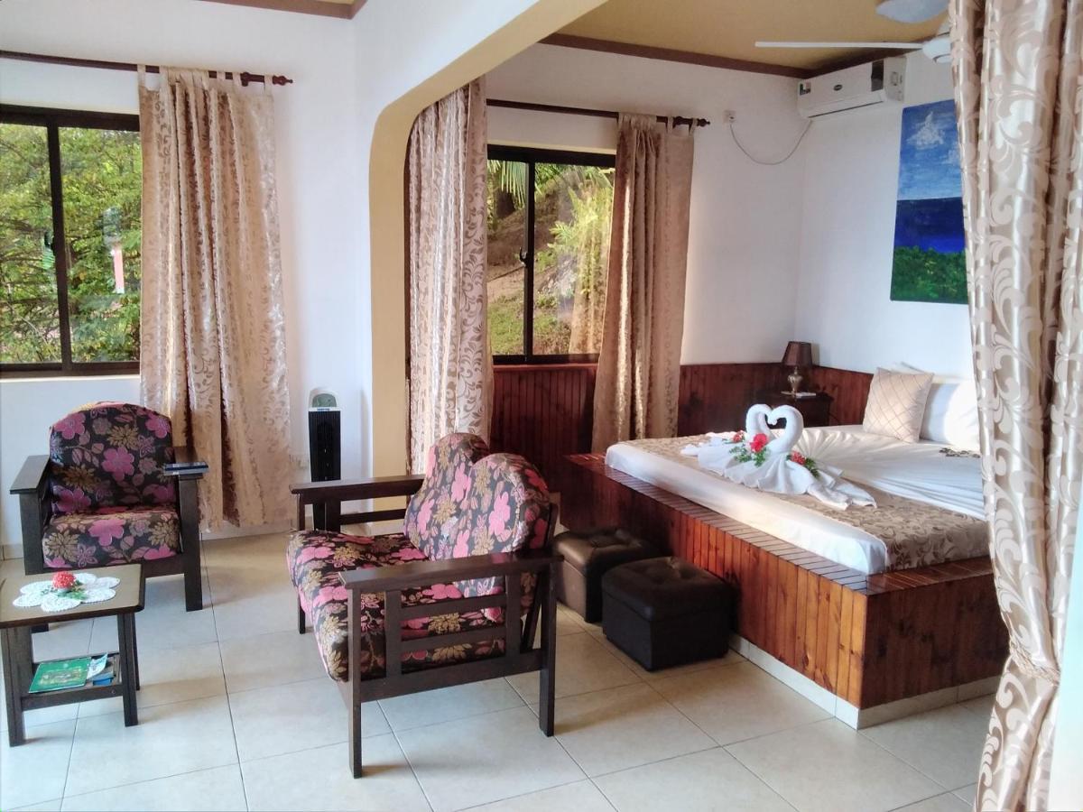 Les Elles Guesthouse Self Catering Baie Lazare  外观 照片