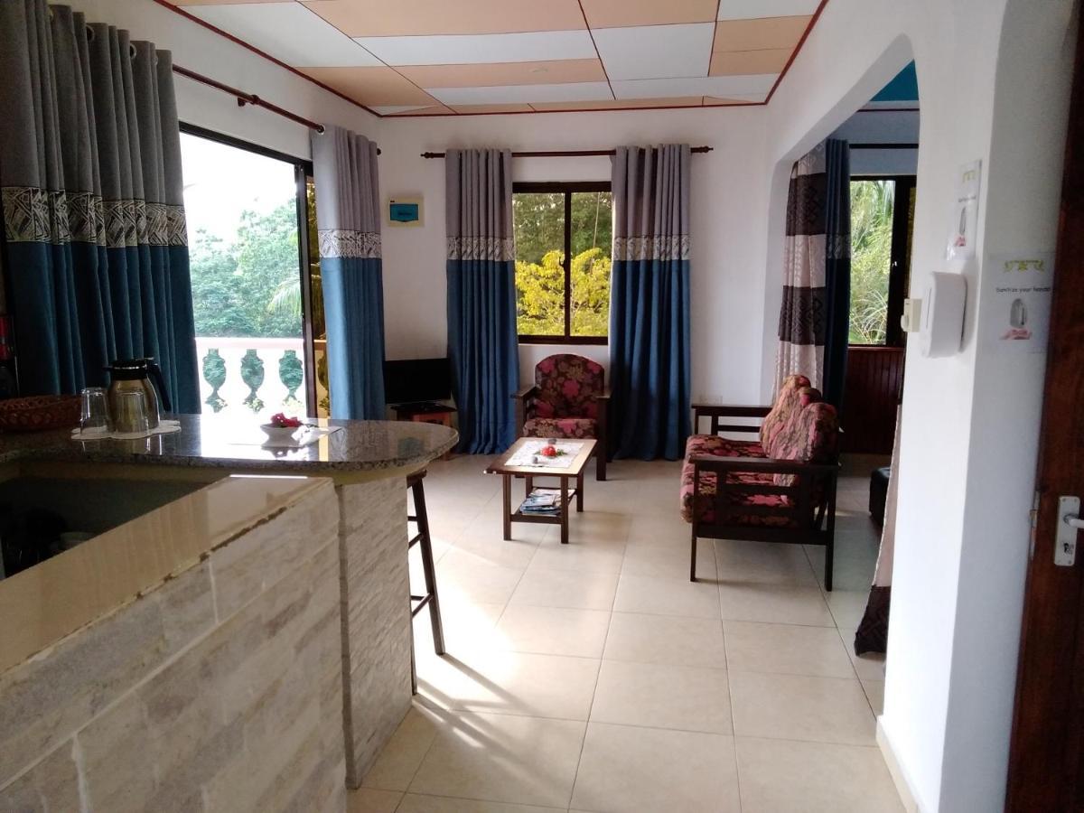 Les Elles Guesthouse Self Catering Baie Lazare  外观 照片
