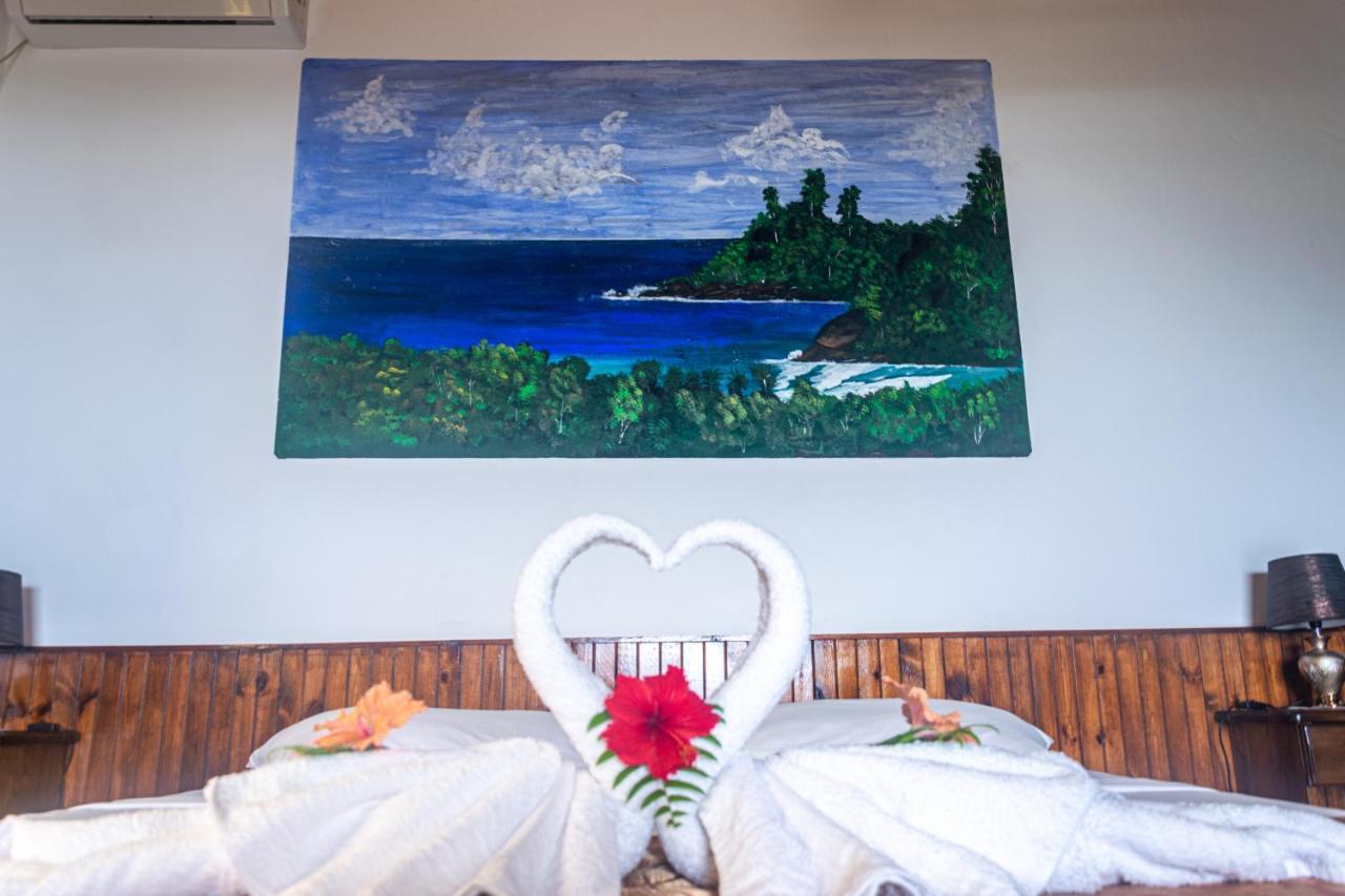 Les Elles Guesthouse Self Catering Baie Lazare  外观 照片