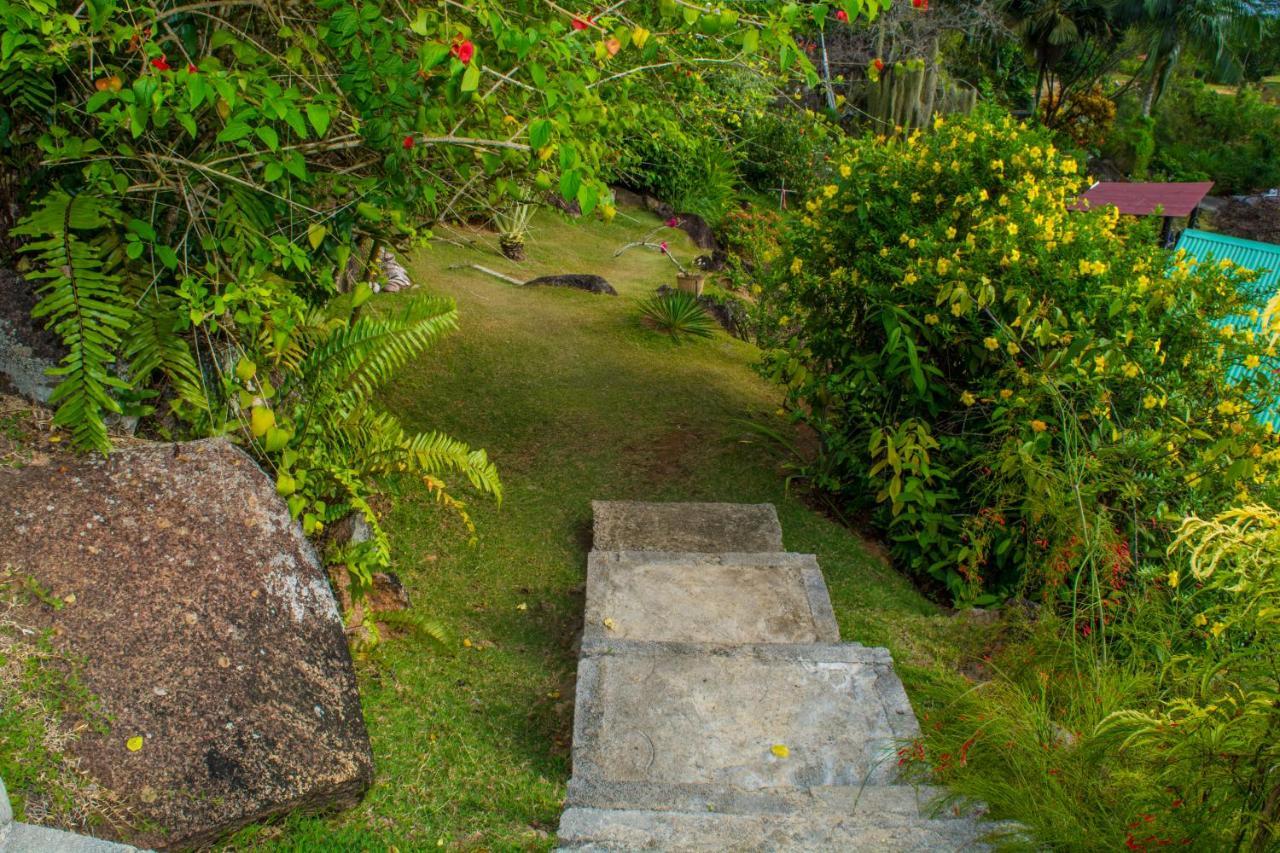 Les Elles Guesthouse Self Catering Baie Lazare  外观 照片